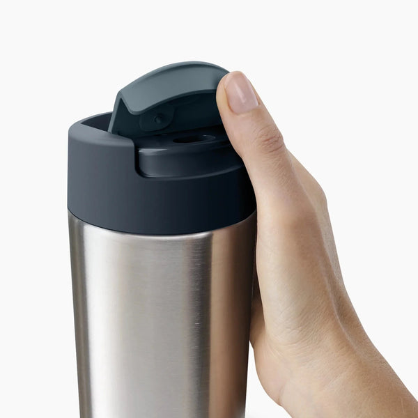 Tazza da Viaggio in Acciaio con Tappo a Ribalta "Sipp" - Joseph Joseph