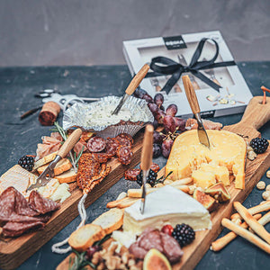 Set di Coltelli da Formaggio "Friends" con Tagliere - Boska