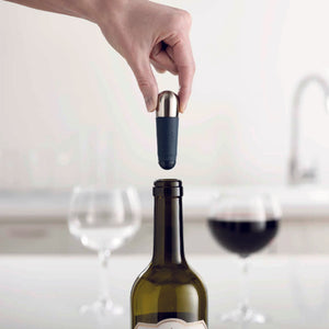 Set da 2 Tappi per Vino "BarWise" - Joseph Joseph